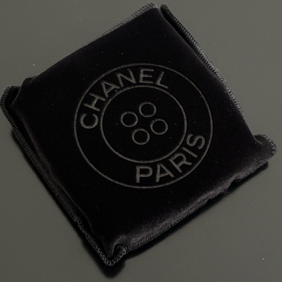 Chanel 229 Boutons Stellaire Les 4 Ombres Multi-Effect Quadra Eyeshadow - Picture 4 of 7